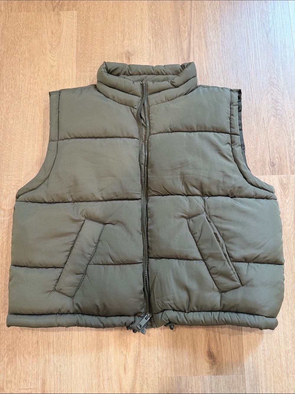 Women’s Olive Green Puffer Vest - size L
